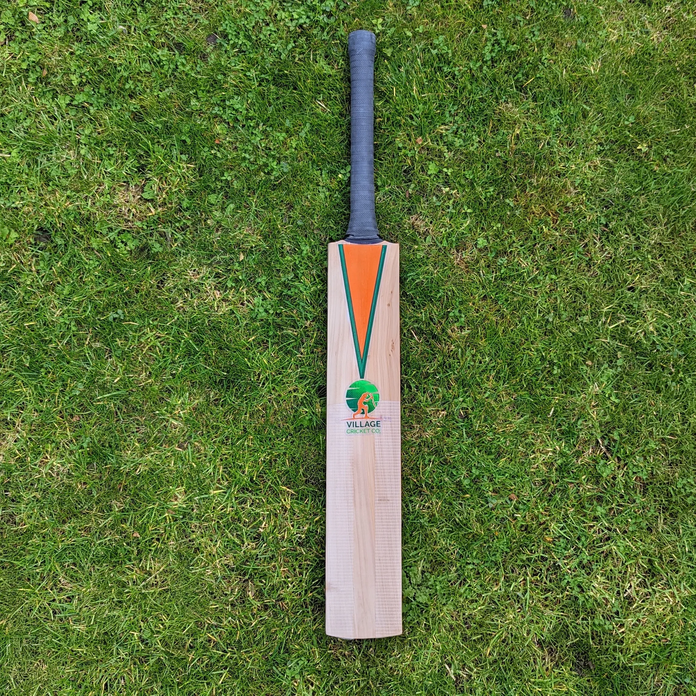 Long handled cheap cricket bat